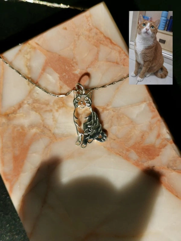 01 Custom Cat Portrait Pendant - Pet Jewelry | POMTIQUE custom handcrafted jewelry